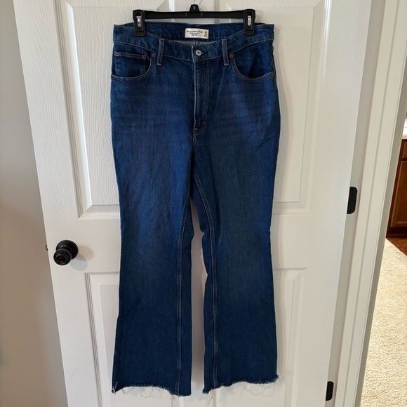 Abercrombie & Fitch Denim - Abercrombie & Fitch The Vintage Flare High Rise size 30/10R